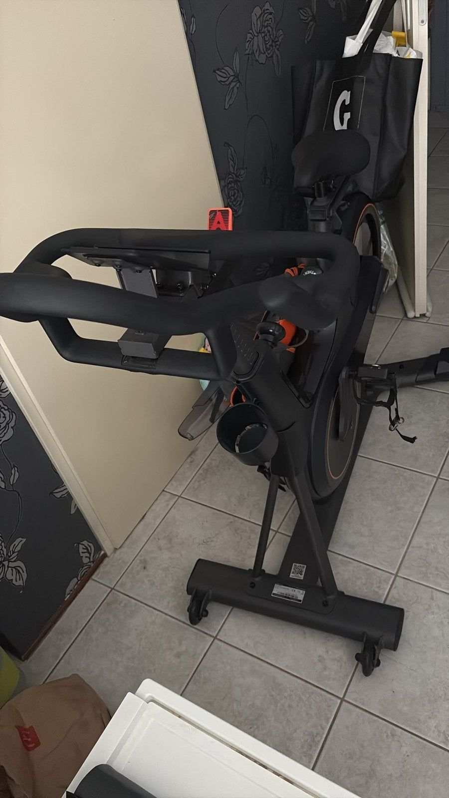 Basic Fit fietsen 2x, Ophalen, Zo goed als nieuw, Benen, Hometrainer