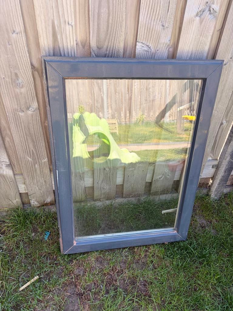 Gebruikt raam met dubbele glas, Doe-het-zelf en Verbouw, Glas en Ramen, Ophalen, Gevelraam of Ruit, Minder dan 80 cm, 80 tot 120 cm