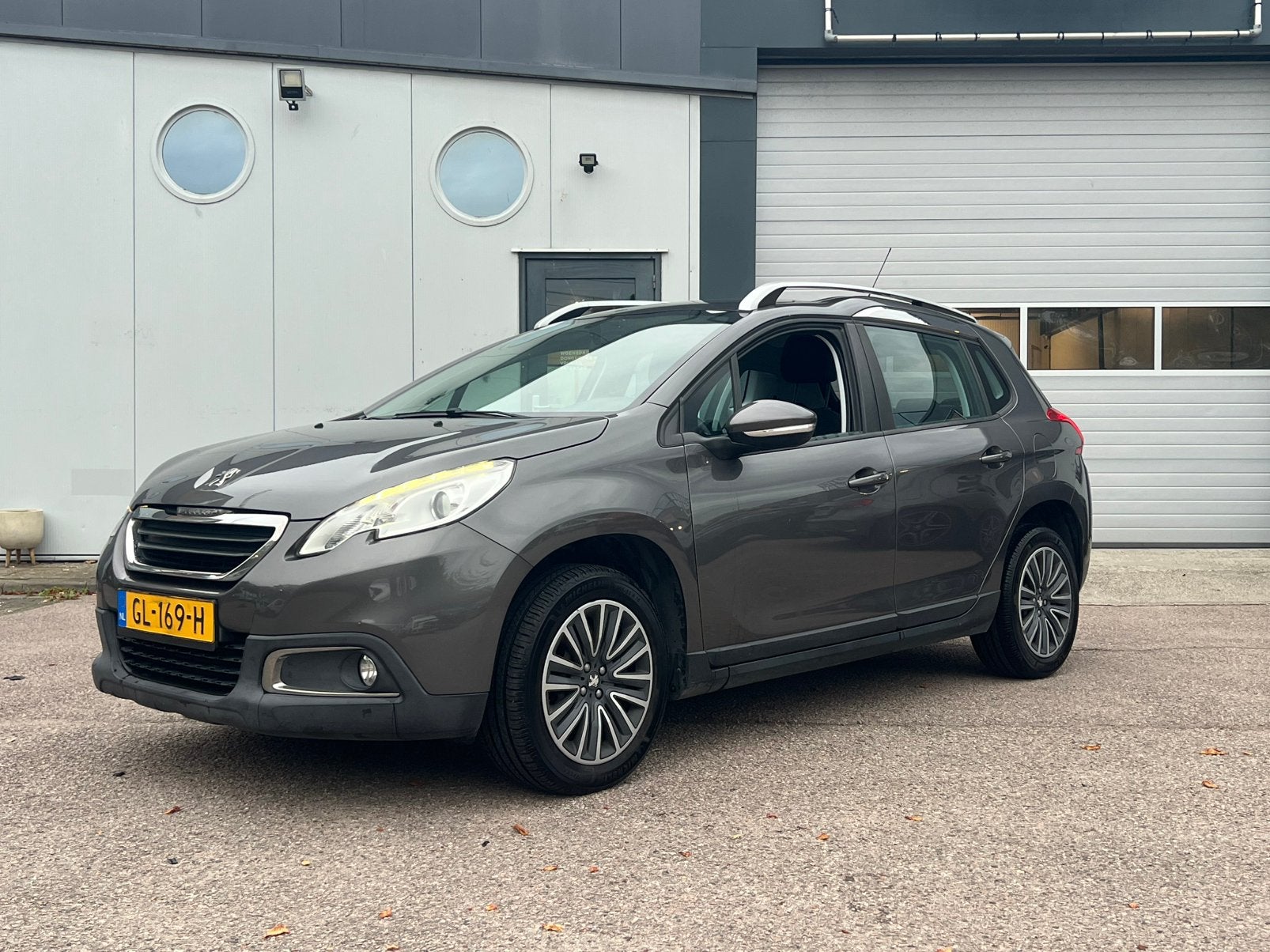 PEUGOT 2008 | PANO | AUTOMAAT | APK | AIRCO | CRUISE CNTL, 450 kg, 40 €/maand, 1199 cc, 770 kg