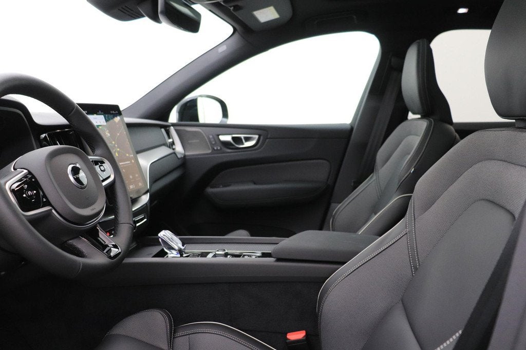 Volvo XC60 T8 Plug-in hybrid Plus Black Edition | ACC | Pano, Auto's, Volvo, Automaat, Gebruikt, Euro 6, 4 cilinders