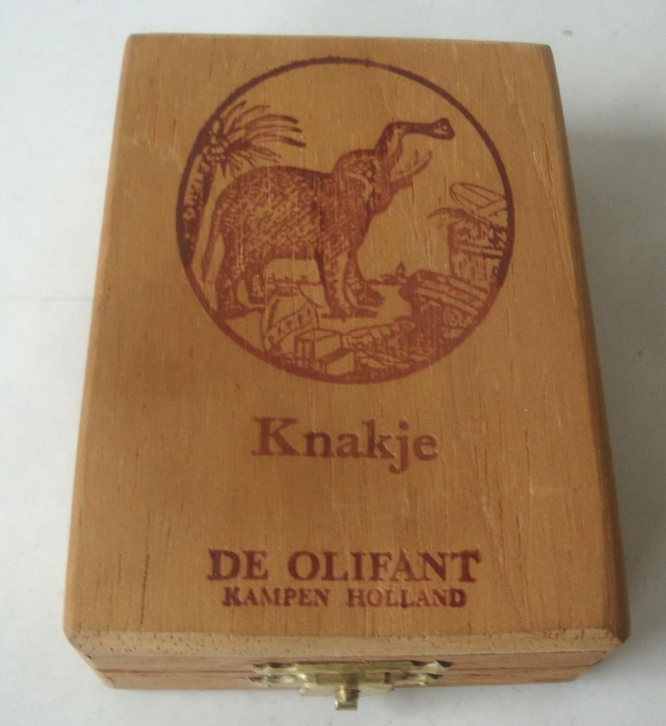 Kistje Knakje De Olifant Kampen voor 10 sigaartjes, 9,8 x 7, Ophalen of Verzenden, Zo goed als nieuw, Tabaksdoos of Verpakking