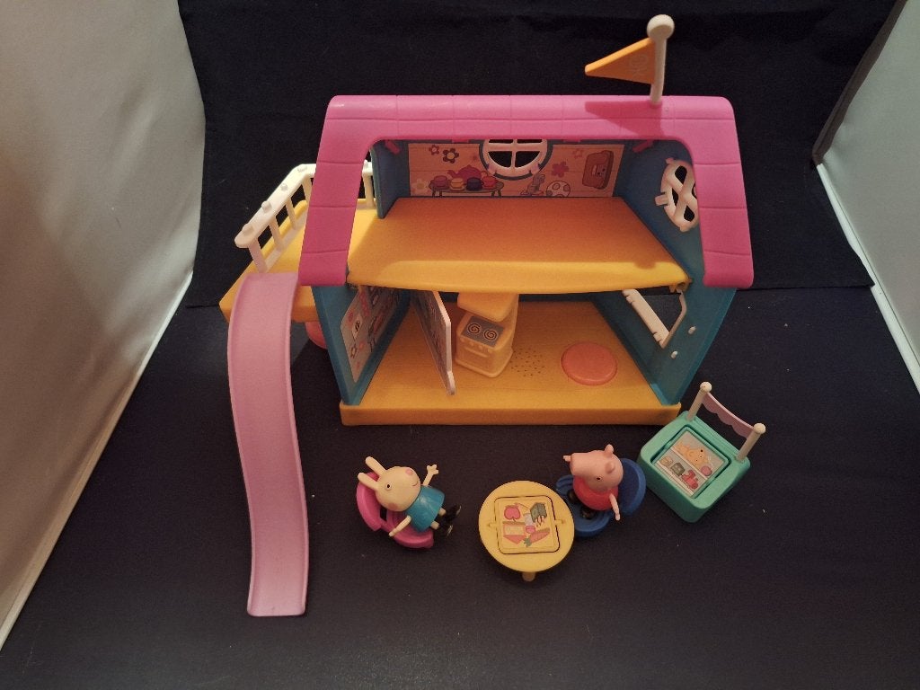 Peppa Pig club huis met Geluiden en Compleet, Ophalen of Verzenden, Zo goed als nieuw, Poppenhuis