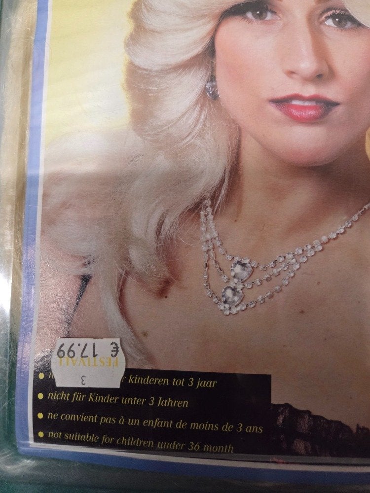 pruik charlies angels blond nieuw, Ophalen of Verzenden, 'T Olde Gre-j, Info@toldegrej.nl, Endepoelstraat 20f Didam