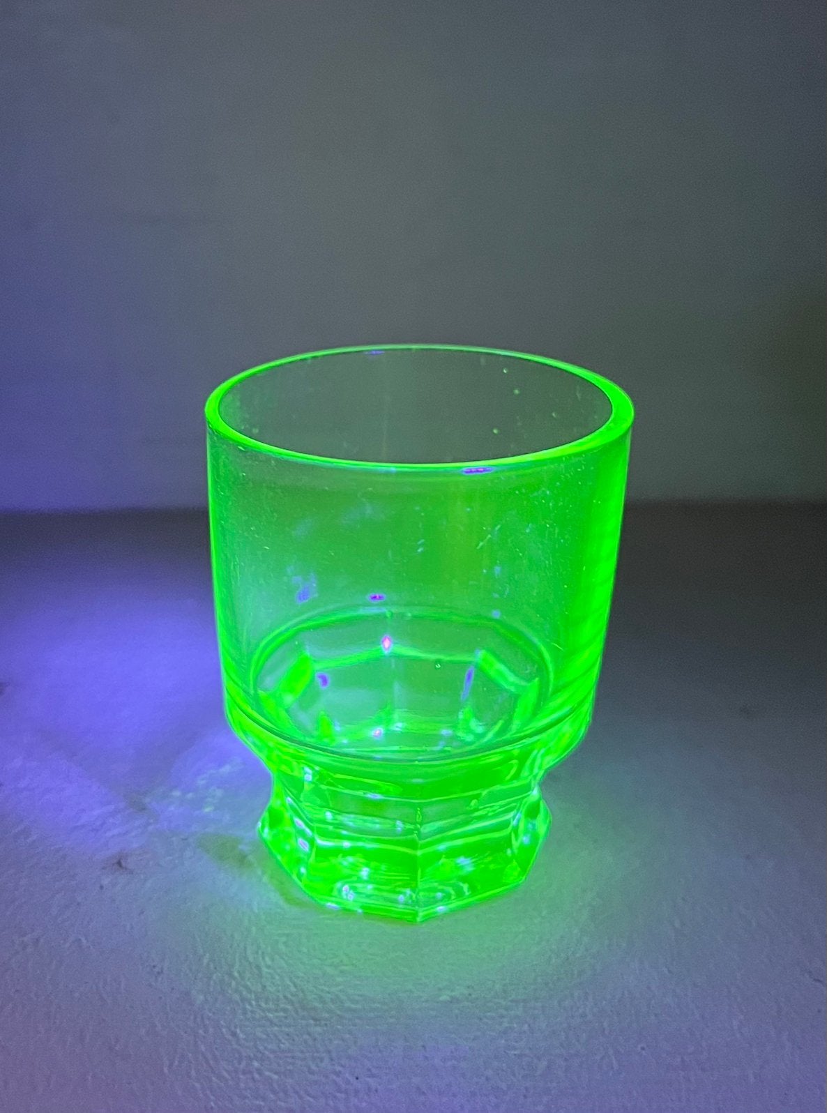 Uranium / Anna groen antieke likeur glaasjes, Antiek en Kunst, Antiek | Glas en Kristal, Ophalen of Verzenden
