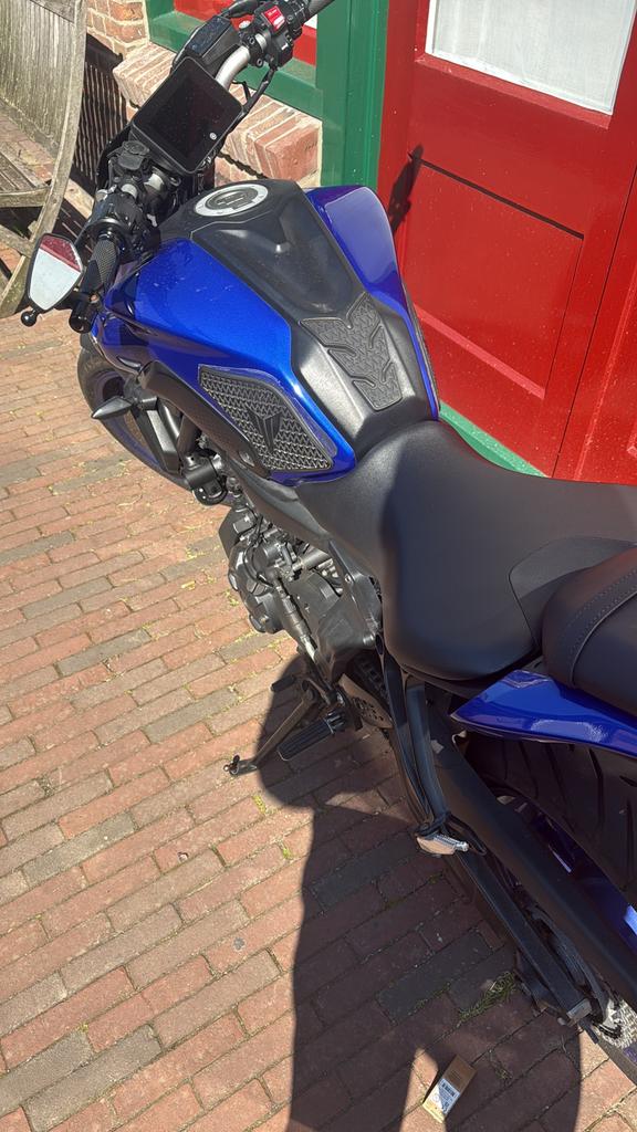 Yamaha mt07 2023 a2 35kw, Motoren, Motoren | Yamaha, 2 cilinders, LED Verlichting, Particulier, Minimaal motorrijbewijs A2