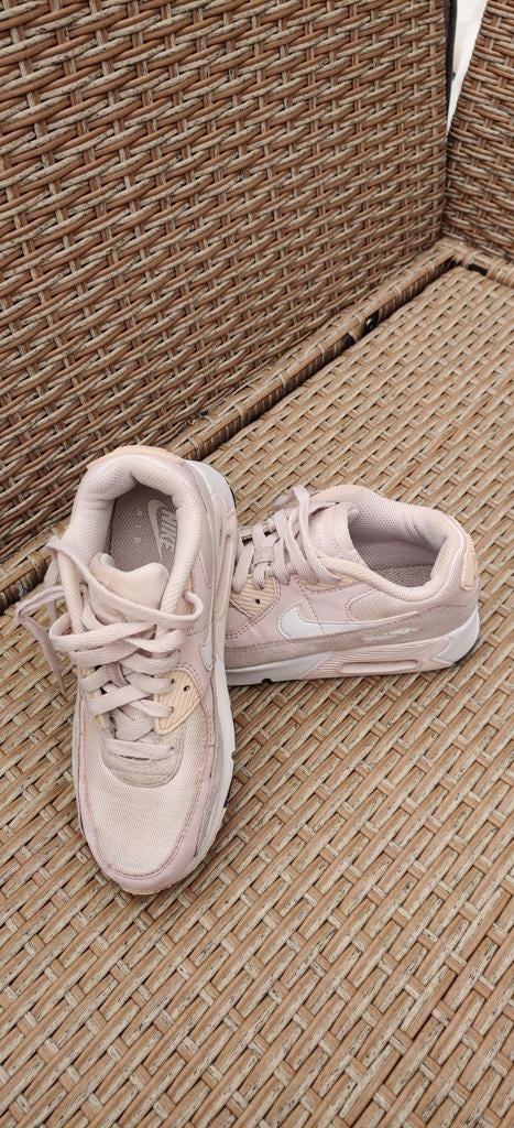 Nike Air Max sneakers maat 35 lichtroze, Gebruikt, Meisje, Sportschoenen, Ophalen of Verzenden