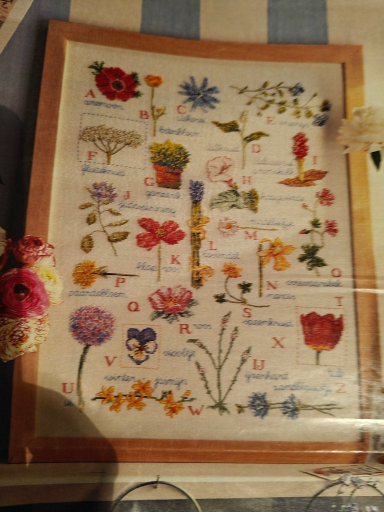 Abc bloemen Borduurpatroon, Ophalen, Zo goed als nieuw, Handborduren, Patroon