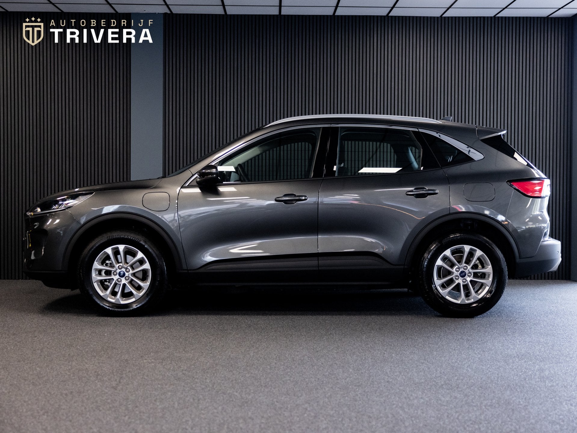 Foto 10 van Ford Kuga 2.5 PHEV Titanium l SoH 96% l CAM 360° l CARPLAY