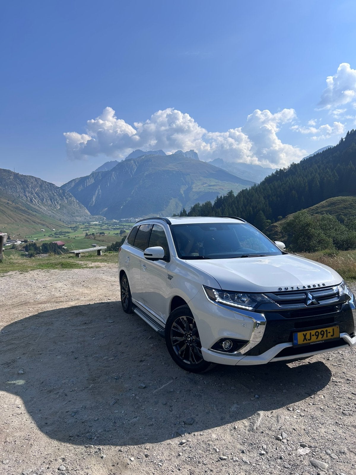 Mitsubishi Outlander 2.0 Panodak Dealeronderhouden Trekhaak, Auto's, 1998 cc, Outlander, Zwart, Wit
