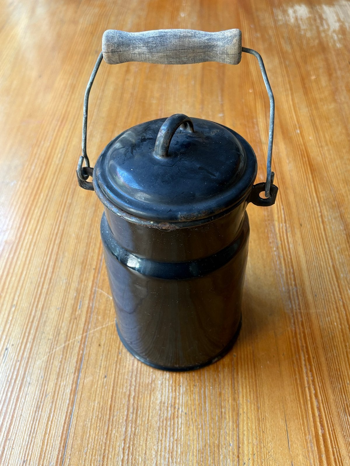 Vintage geëmailleerde melkbus met houten handvat, Ophalen of Verzenden