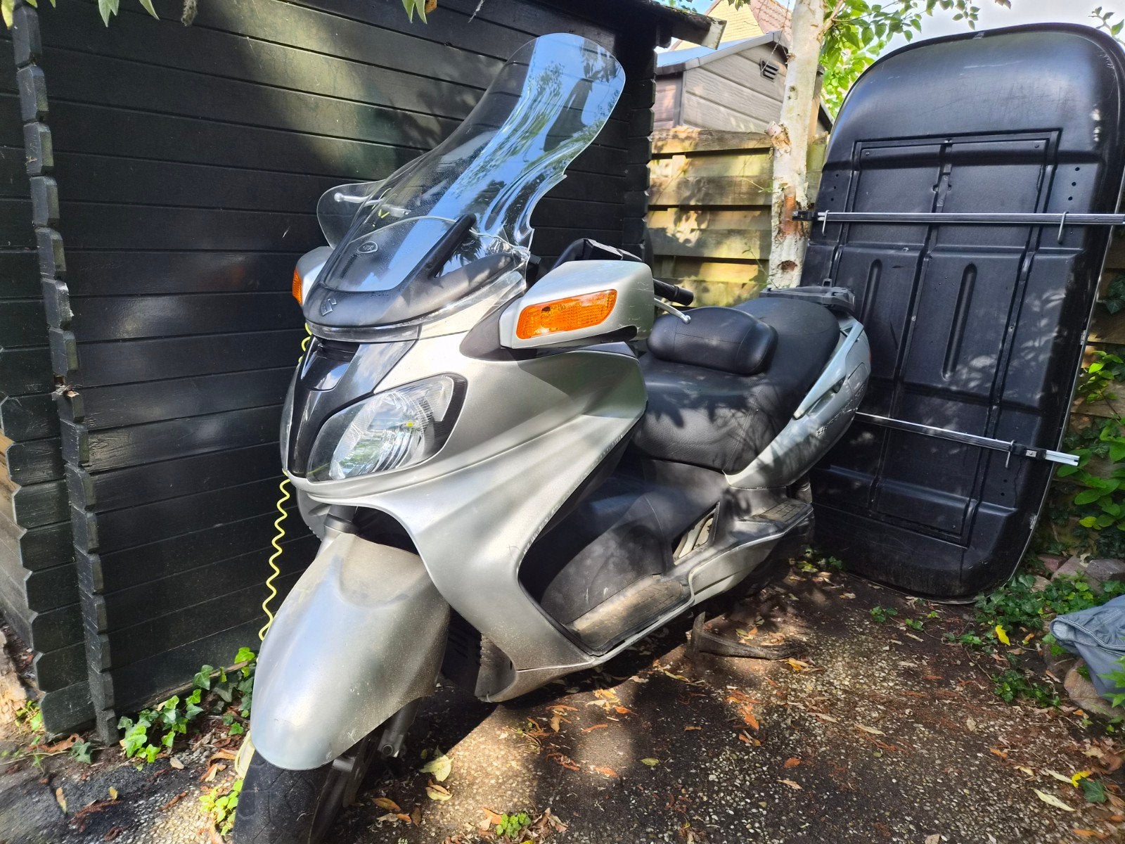 Suzuki Burgman 650 - Rijdt en schakelt goed, Ophalen of Verzenden