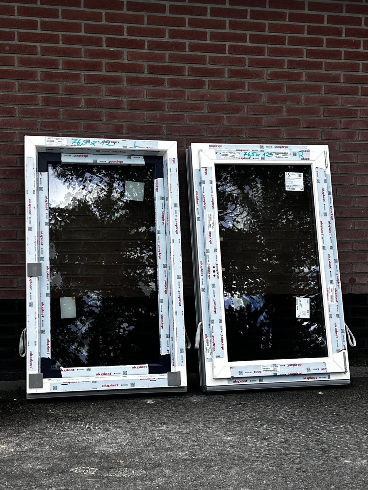 2 nieuwe kunststof kozijnen triple glas, Doe-het-zelf en Verbouw, Kozijnen en Schuifpuien, Kunststof, Raamkozijn, Nieuw, Inclusief glas