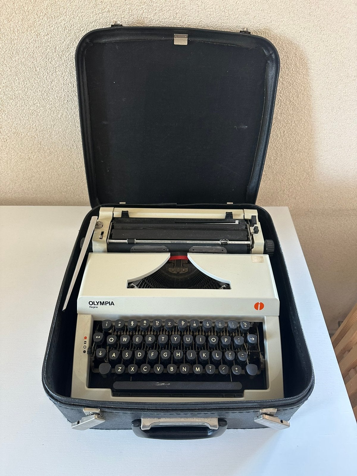 Typemachine vintage Olympia Regina, Diversen, Typemachines, Ophalen, Gebruikt
