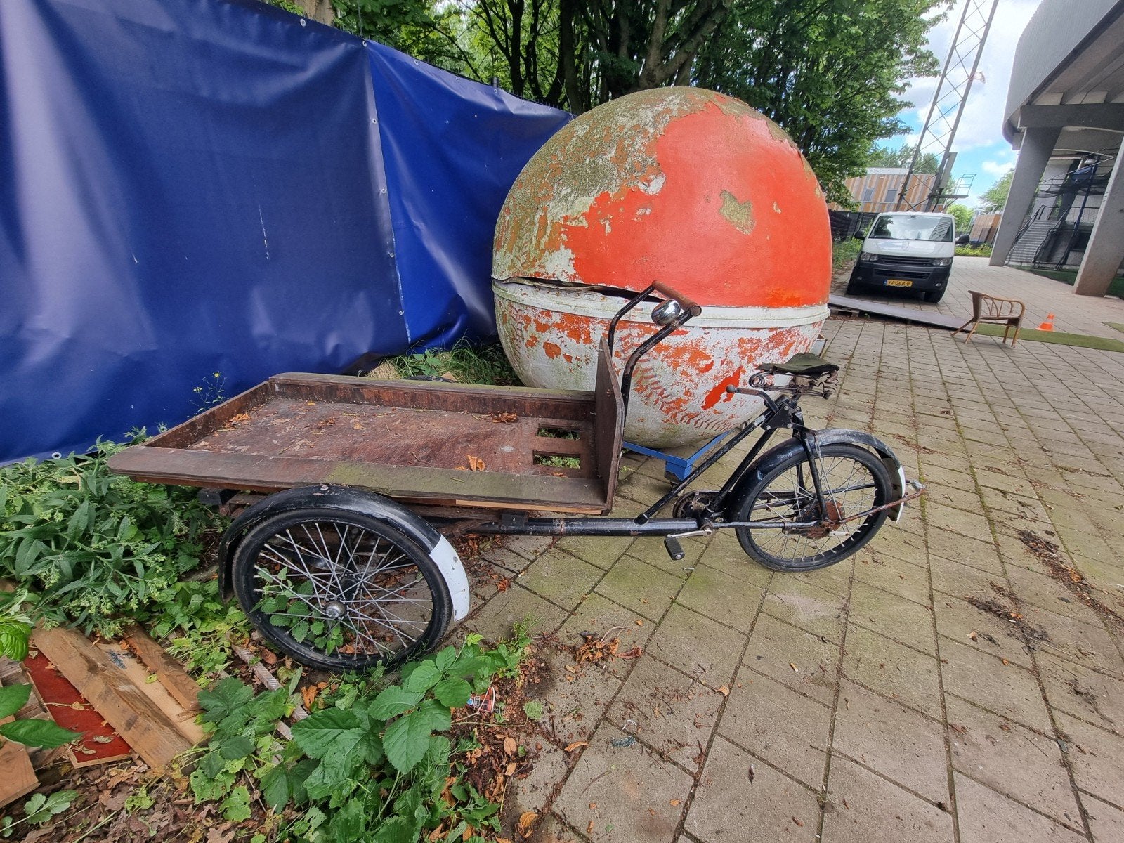 Oude bakfiets met laadbak - Opknapper, Ophalen of Verzenden, Gebruikt, Goederen
