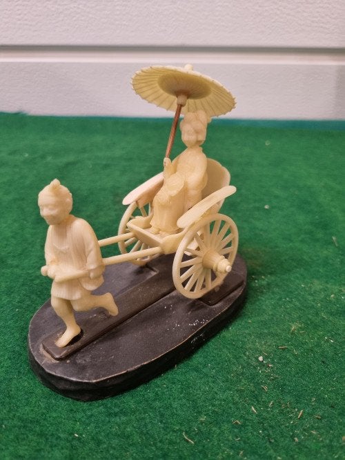 Beeld vrouw op riksja Japanse vintage, Verzamelen, Beelden en Beeldjes, Ophalen of Verzenden