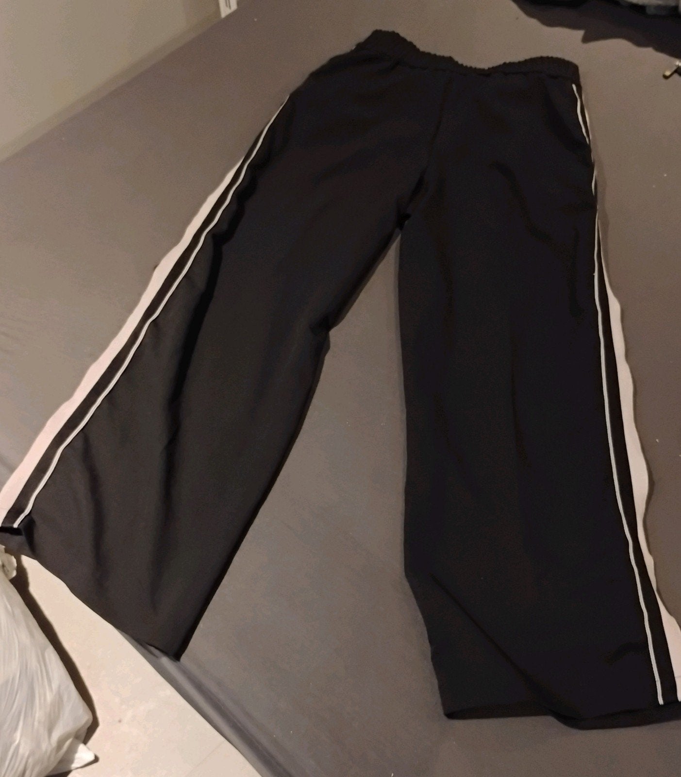 Zara broek met streep - Maat M, Kleding | Dames, Maat 38/40 (M), Ophalen of Verzenden, Lang, Gedragen