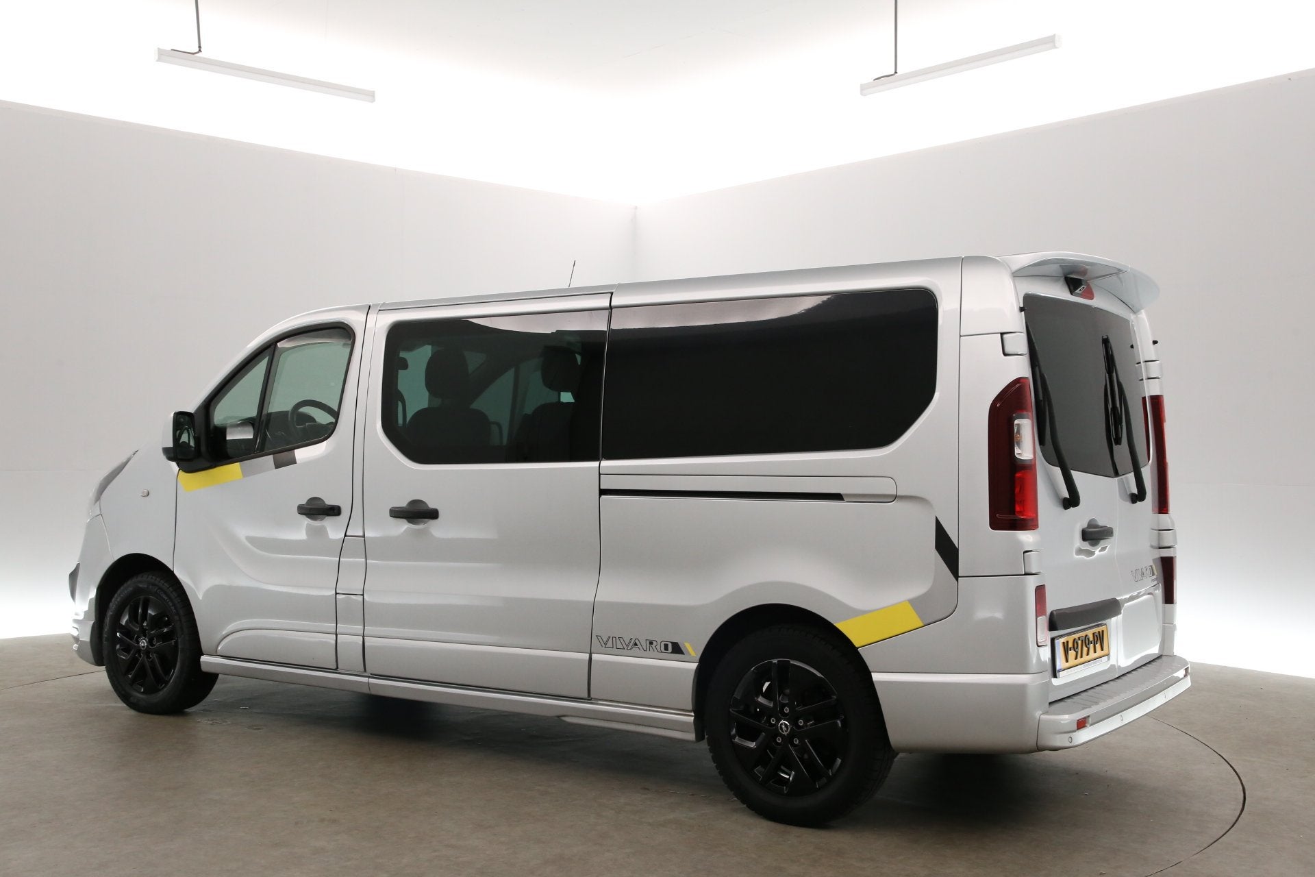 Opel Vivaro 1.6 CDTI IRMSCHER 146PK L2H1 | Dubbele Cabine |, Auto's, Voorwielaandrijving, 145 pk, Gebruikt, Euro 6