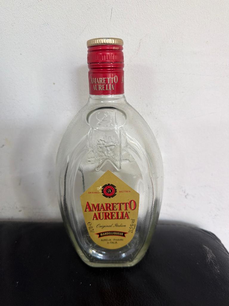 Lege fles Amaretto Aurelia 70 cl., Verzamelen, Merken en Reclamevoorwerpen, Ophalen of Verzenden, Zo goed als nieuw, Verpakking