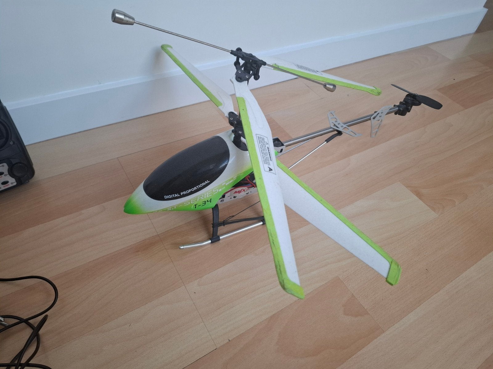 Afstandbestuurbare Helikopter T-34 met Afstandsbediening, Gebruikt, RTF (Ready to Fly), Helikopter, Ophalen