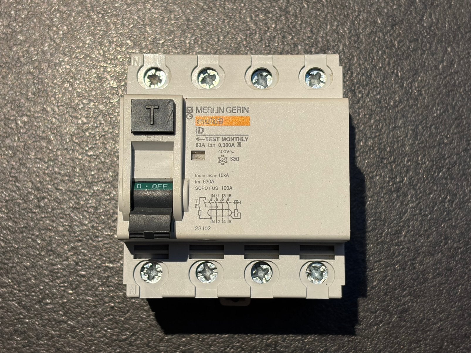 Merlin Gerin Multi 9 ID 63A 0.3A aardlekschakelaar 4-polig, Doe-het-zelf en Verbouw, Ophalen of Verzenden, Gebruikt, Aardlekschakelaar