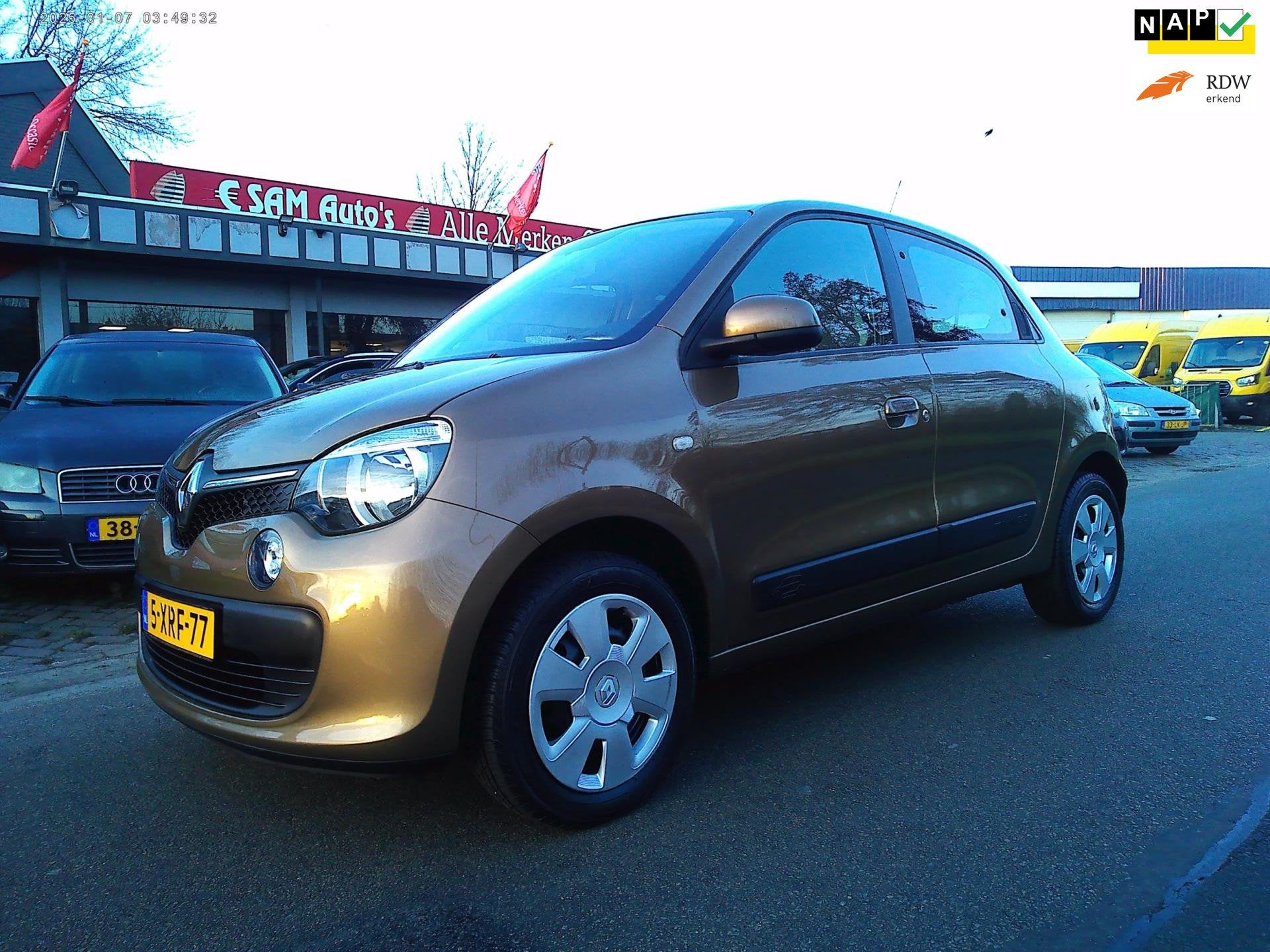 Renault Twingo 1.0 SCe Expression (2014 +Airco ), Gebruikt, Euro 6, 4 stoelen, Origineel Nederlands