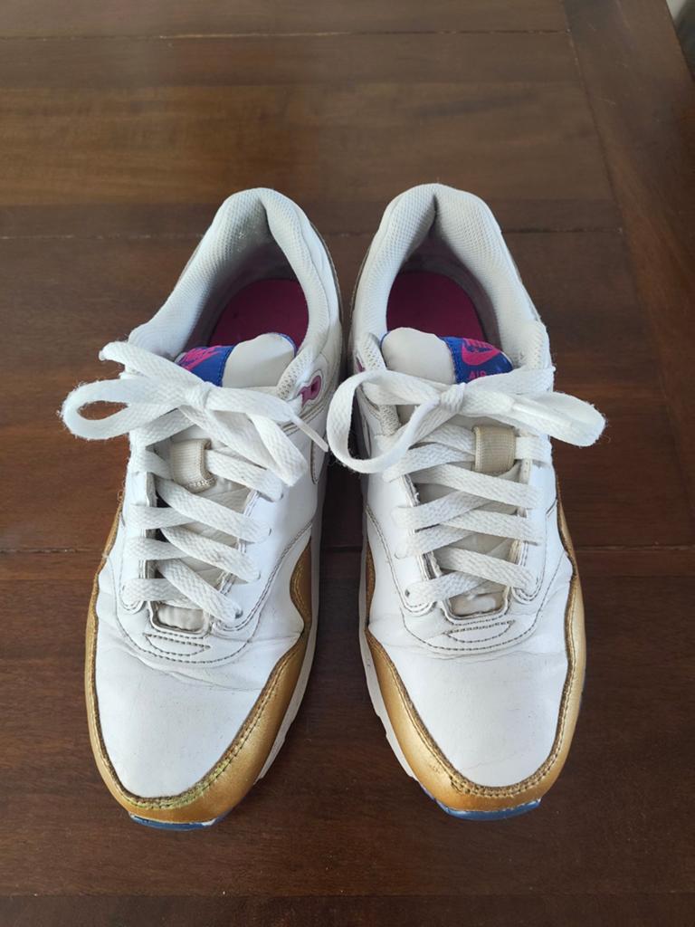 Nike Air Max sneakers wit/goud - Maat 38.5, Kleding | Dames, Schoenen, Wit, Nike, Ophalen of Verzenden, Sneakers of Gympen