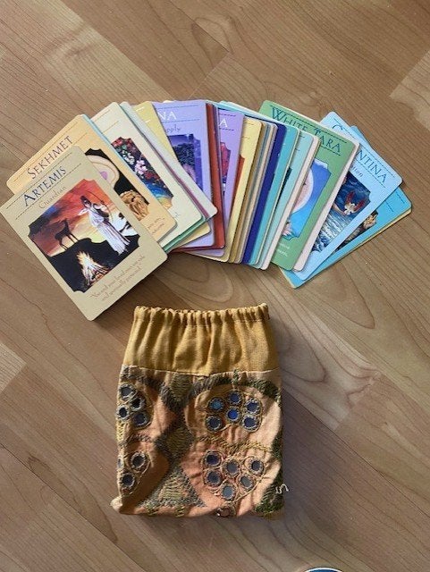 Goddess Guidance Oracle Cards - D Virtue + Guidebook, Ophalen of Verzenden, Gelezen, Tarot of Kaarten leggen, Overige typen
