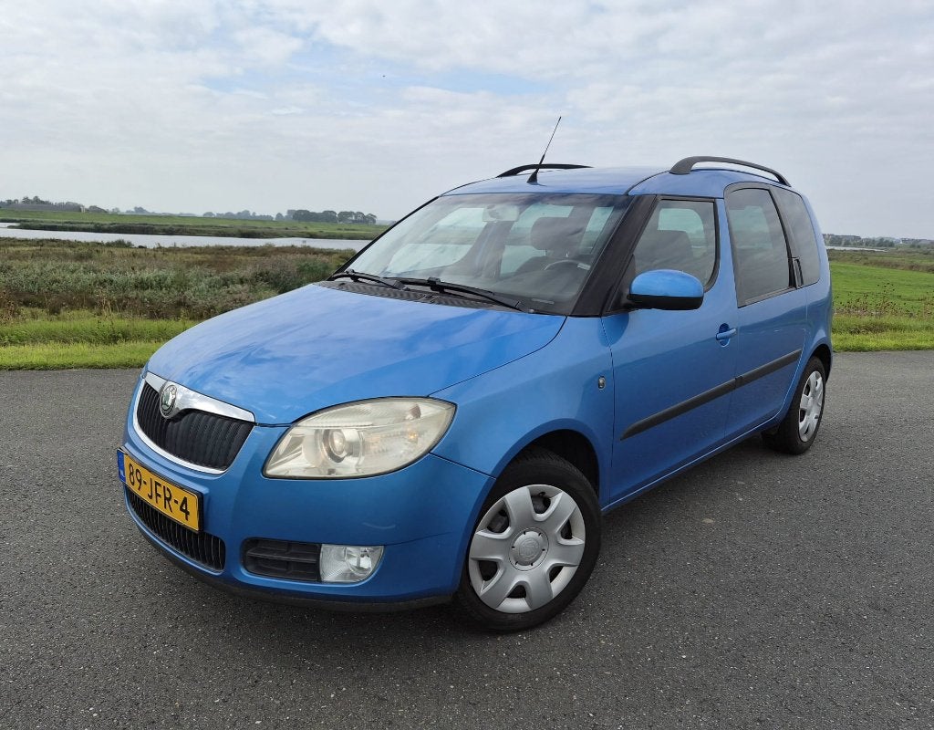 Skoda Roomster 1.4 2009 | Dealeronderhouden | Nieuwe Airco, Auto's, Voorwielaandrijving, Dealer onderhouden, Zwart, 4 cilinders