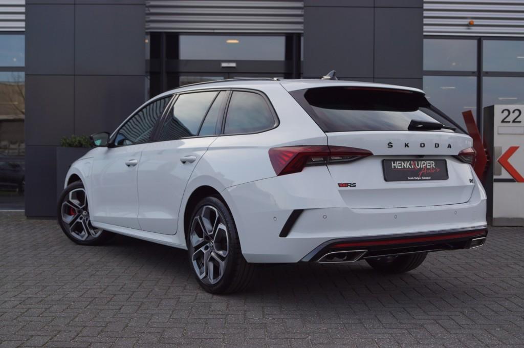 Skoda OCTAVIA Combi 1.4 TSI RS iV 245pk/ Sportstoelen elektr, Auto's, Automaat, Huisgarantie, Met garantie (alle), Wit