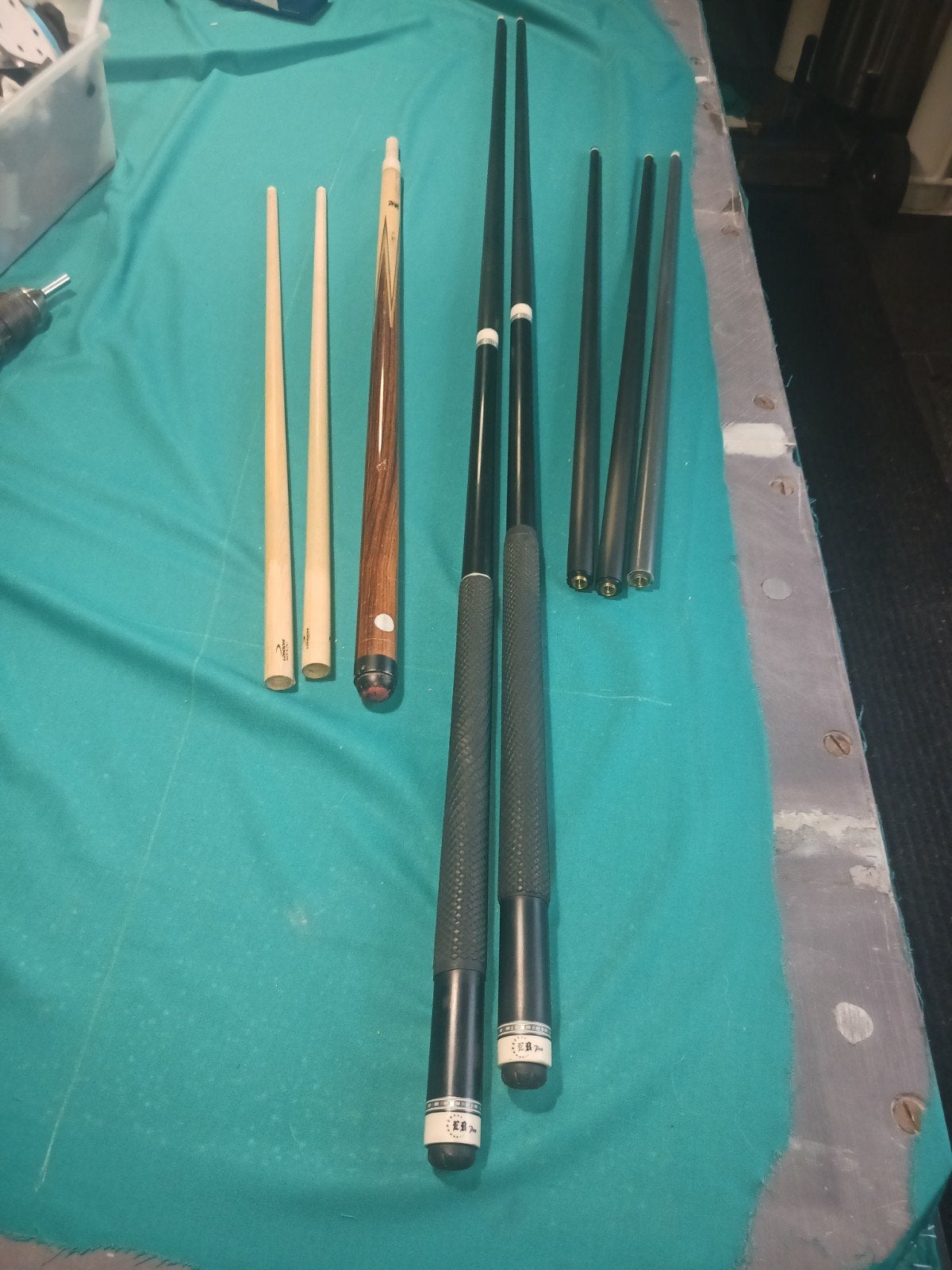 Koopje:1 houten keu met carbon top, diverse losse carbon top, Ophalen of Verzenden, Keu of Ballen