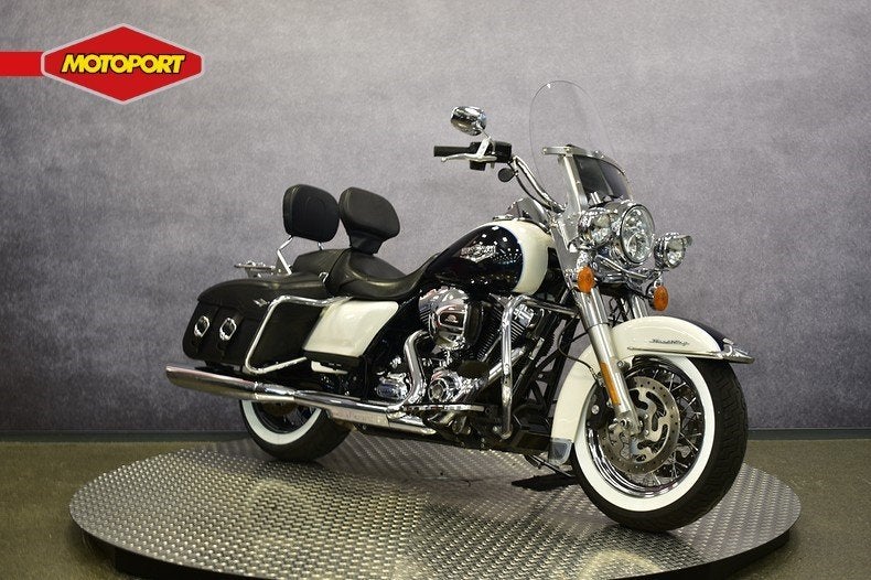 Harley-Davidson ROAD KING CLASSIC (bj 2013), Bedrijf, Sderegt@motoportgoes.nl, Nobelweg 4
4462 GK  Goes, NL, Chopper