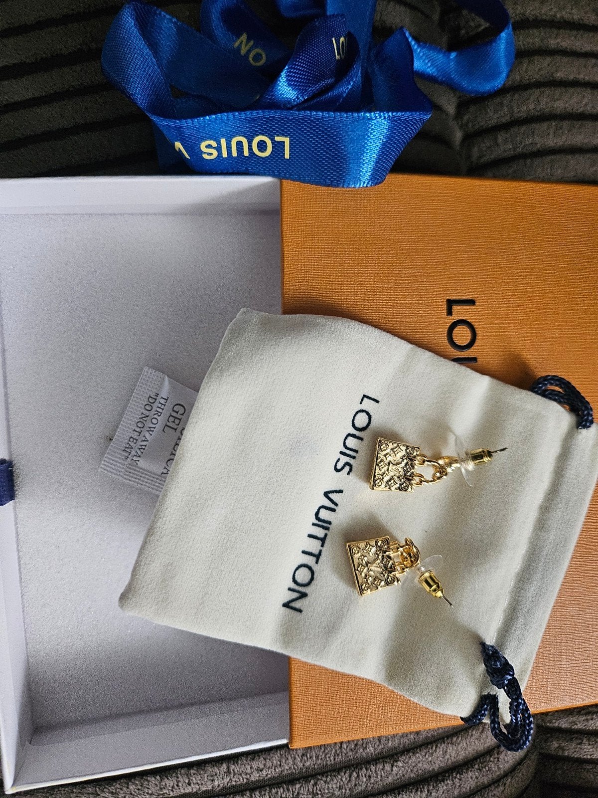 Louis vuitton oorbellen, Ophalen of Verzenden, Nieuw, Zwart
