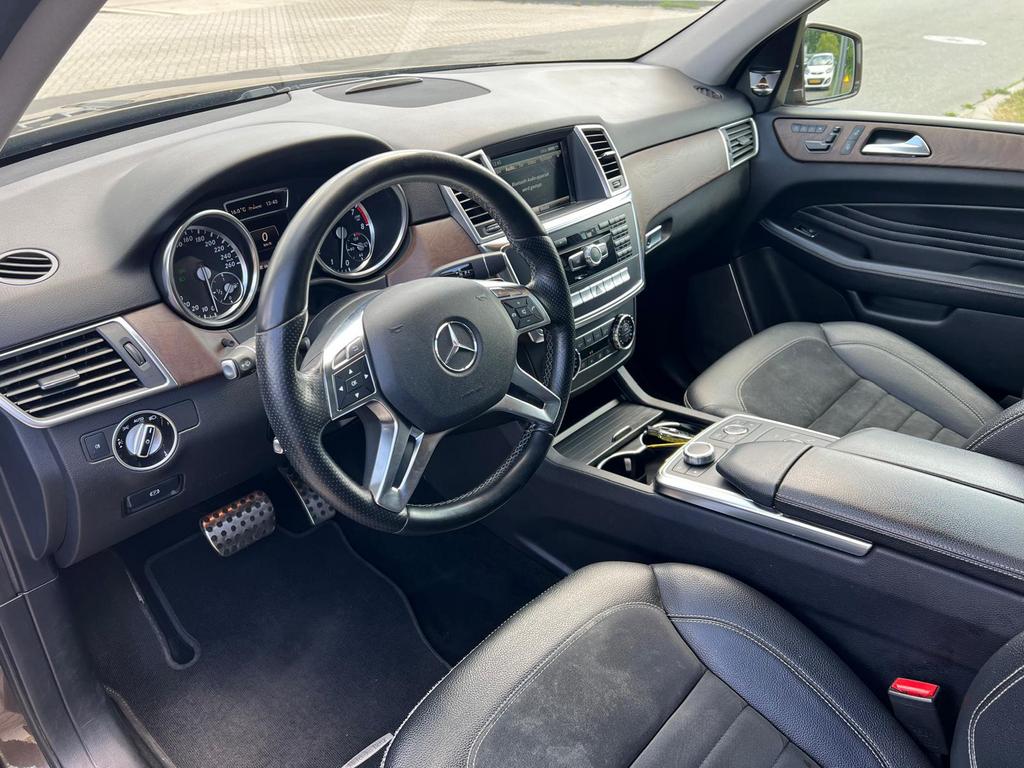Mercedes-Benz M-Klasse ML350 4Matic Bang&Olufsen Distronic, Auto's, Automaat, Navigatiesysteem, Zwart, Bruin