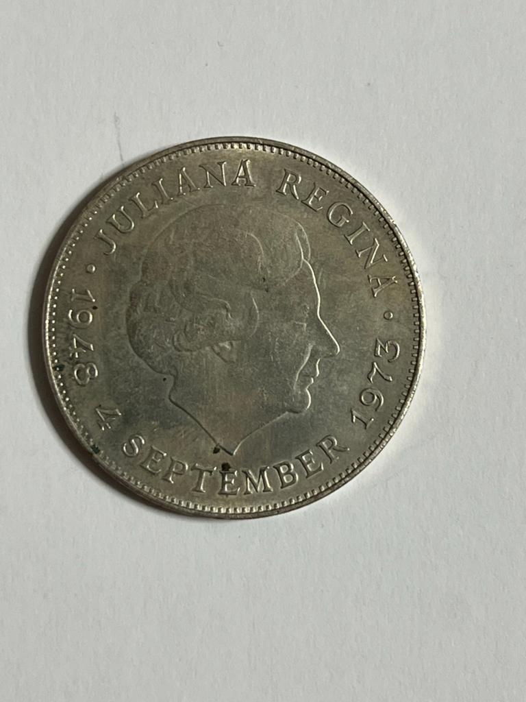 Zilveren 10 Gulden Munt Juliana 1973 - Huwelijksjubileum, Koningin Juliana, Zilver, Ophalen of Verzenden, Losse munt