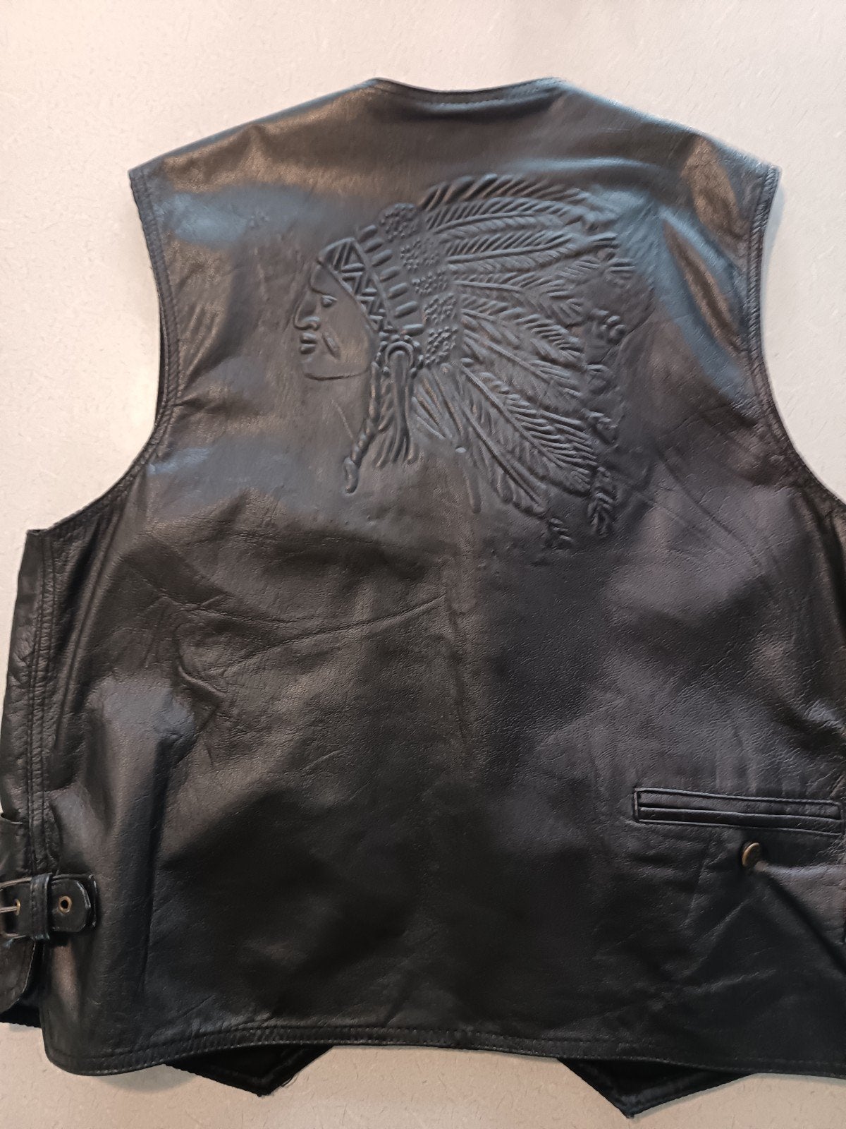 Leren vest met Indianenhoofd reliëf - Maat xl, Onbekend, Zwart, Overige maten, Ophalen of Verzenden
