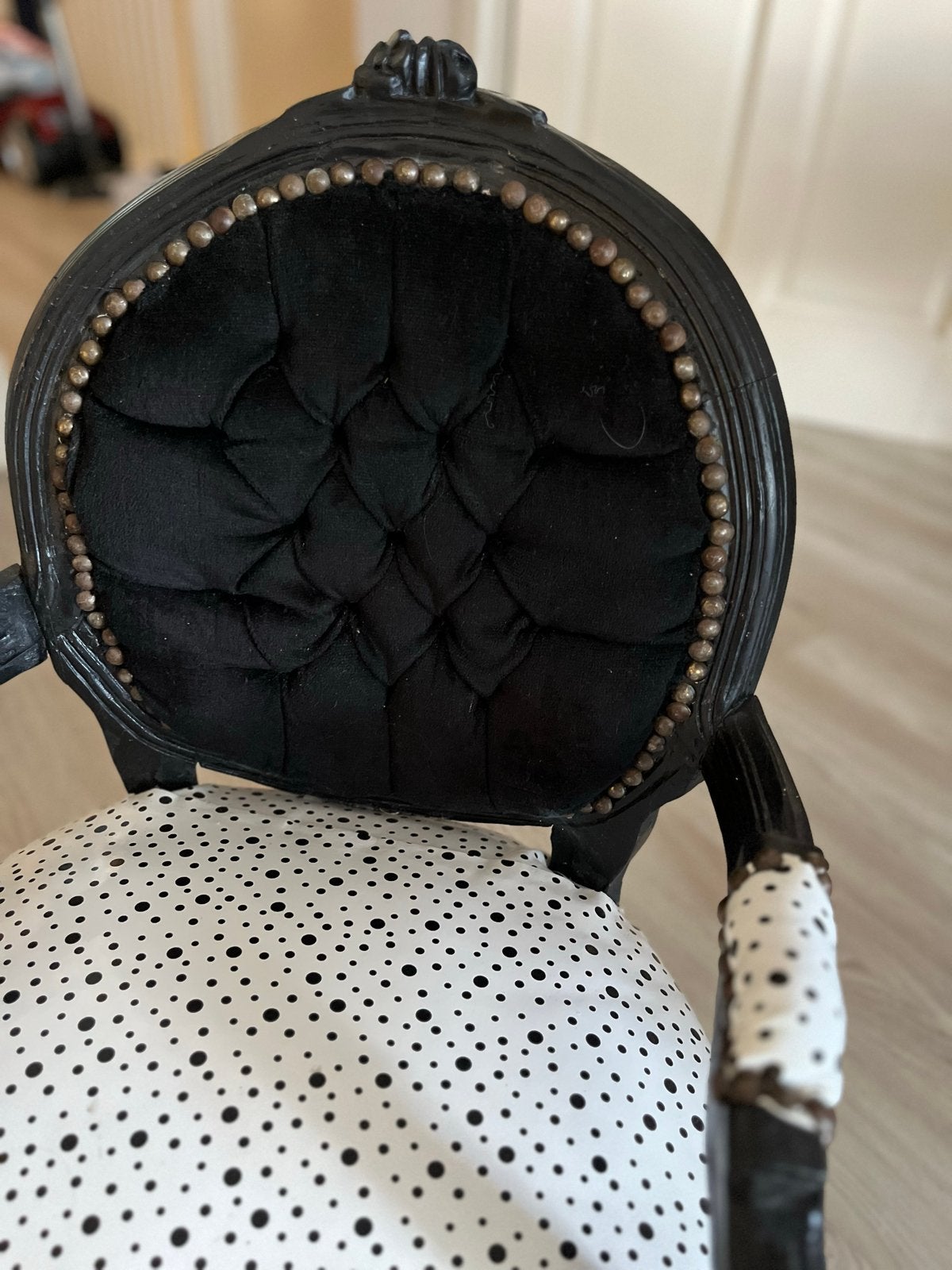 Barok stoeltje voor kinderen zwart met stippen, Antiek en Kunst, Antiek | Meubels | Stoelen en Banken, Ophalen