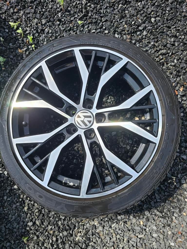 Volkswagen  Polo Velgen met Zomerbanden 205/45 R17, Auto-onderdelen, Banden en Velgen, Ophalen, Gebruikt, Banden en Velgen, 17 inch