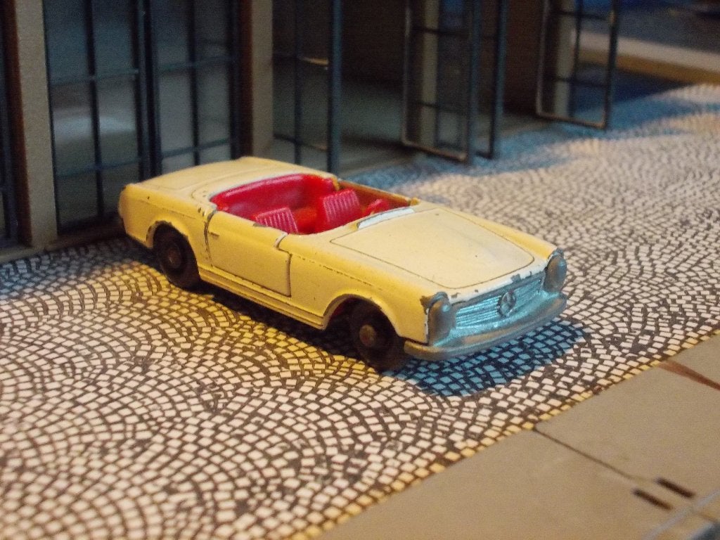 1/60 Mercedes-Benz 230 / 250 / 280 SL Pagode Lesney No.27, Ophalen of Verzenden, Gebruikt, Auto