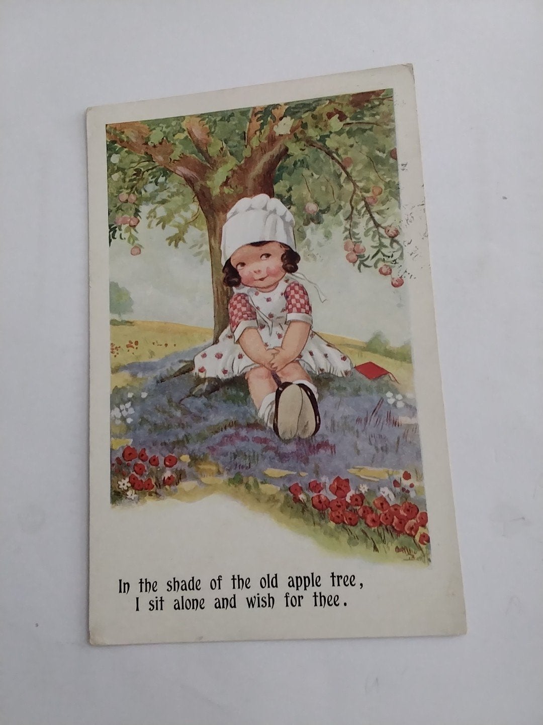 Vintage Ansichtkaart: Meisje onder Appelboom,, Ophalen of Verzenden, Voor 1920