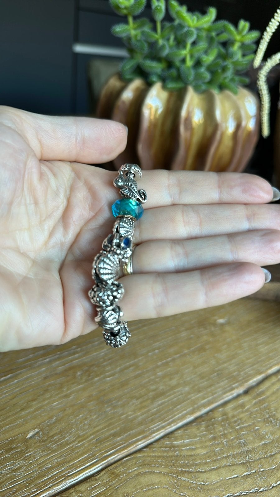 Zilverkleurige Tedora bedelarmbanden met bedeks, Ophalen of Verzenden, Gebruikt, Zilver, Met bedels of kralen