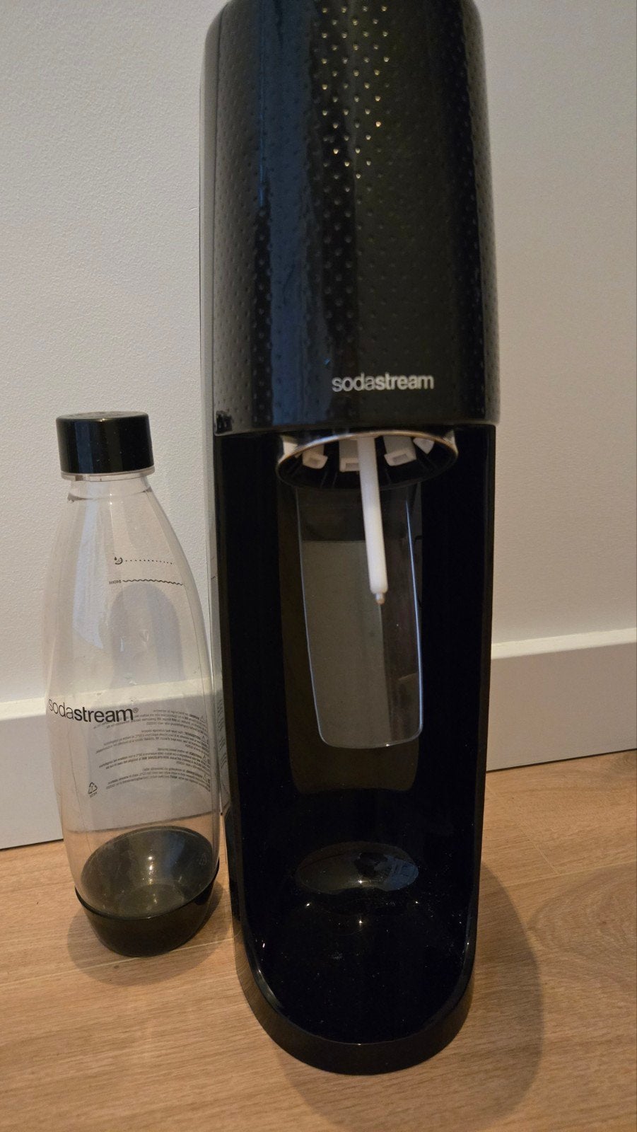 Sodastream met fles, weinig gebruikt, Ophalen of Verzenden, Zo goed als nieuw