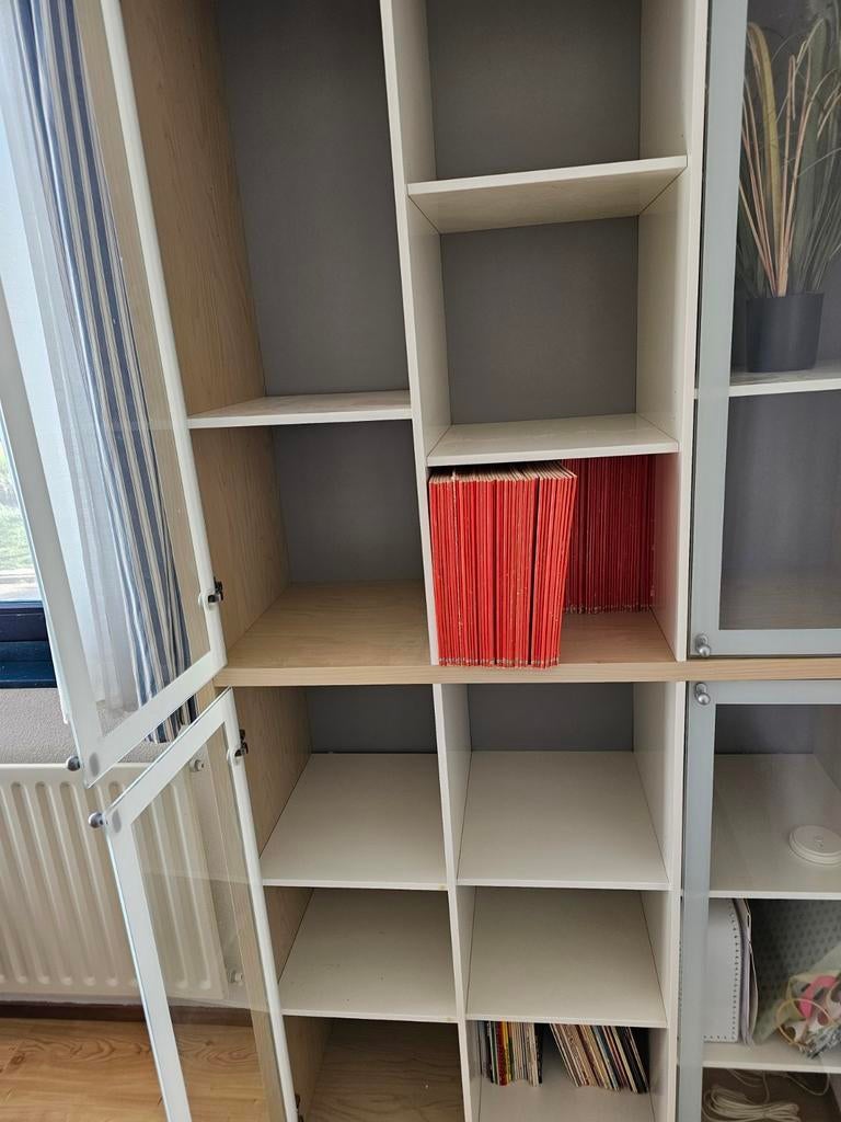Ikea vitrinekast met verlichting., Ophalen, Zo goed als nieuw, 25 tot 50 cm