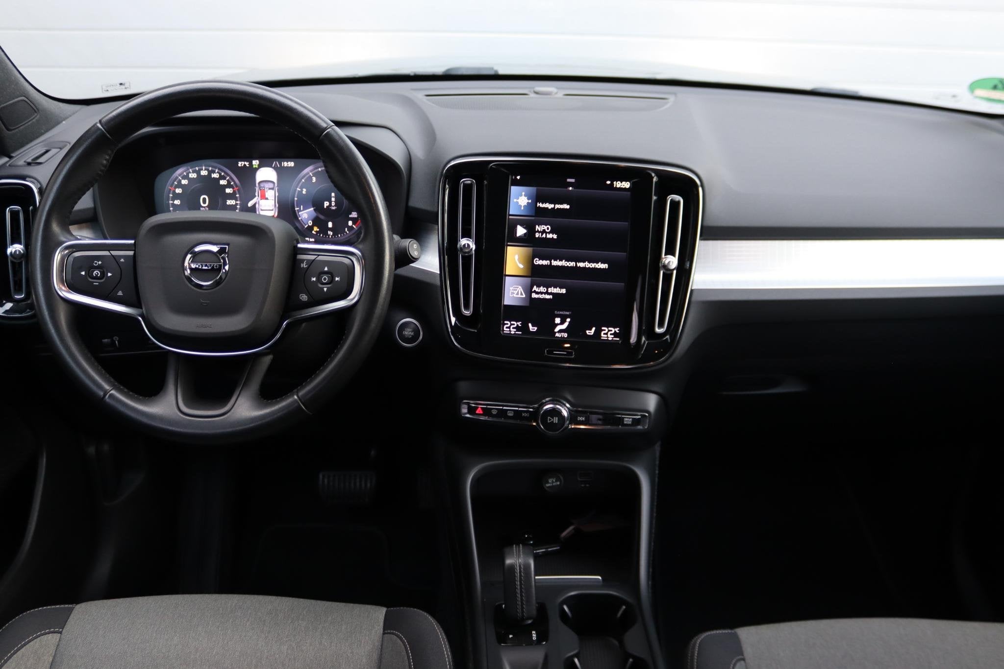 Volvo XC40 2.0 B4 Momentum Business Camera, Stoel/Stuurverwa, Auto's, Dealer onderhouden, Stof, Gebruikt, 4 cilinders