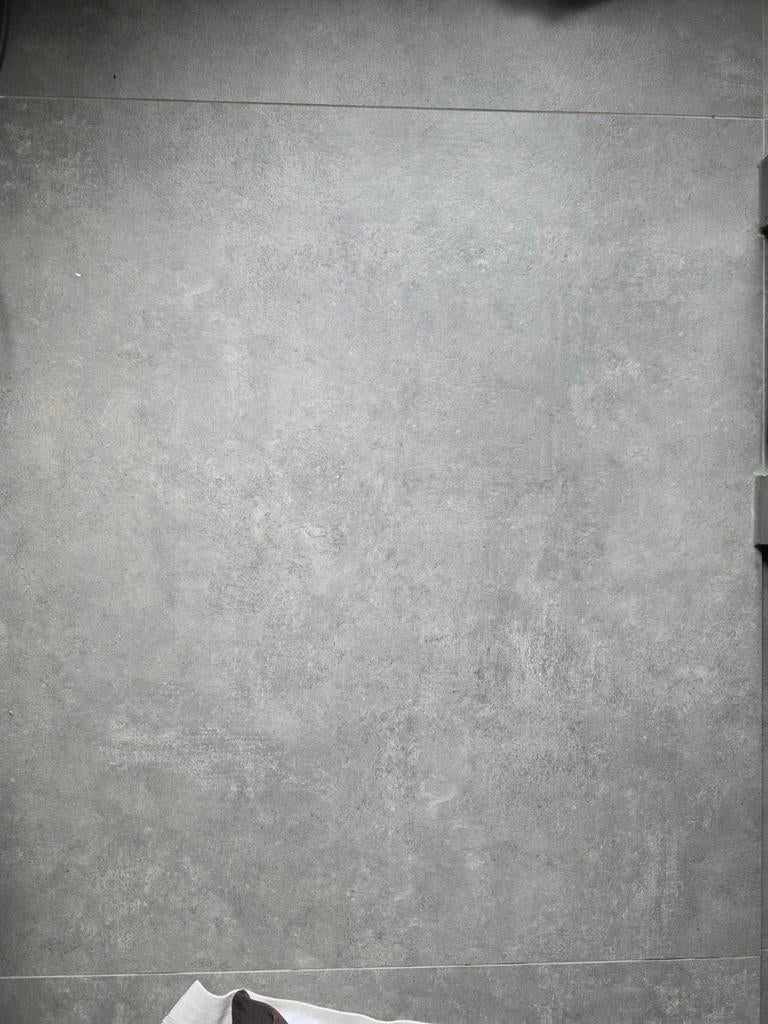 2x Grijze vloer/wandtegel 100x100cm, Doe-het-zelf en Verbouw, Tegels, Ophalen, 60 cm of meer, Nieuw, 10 m² of meer