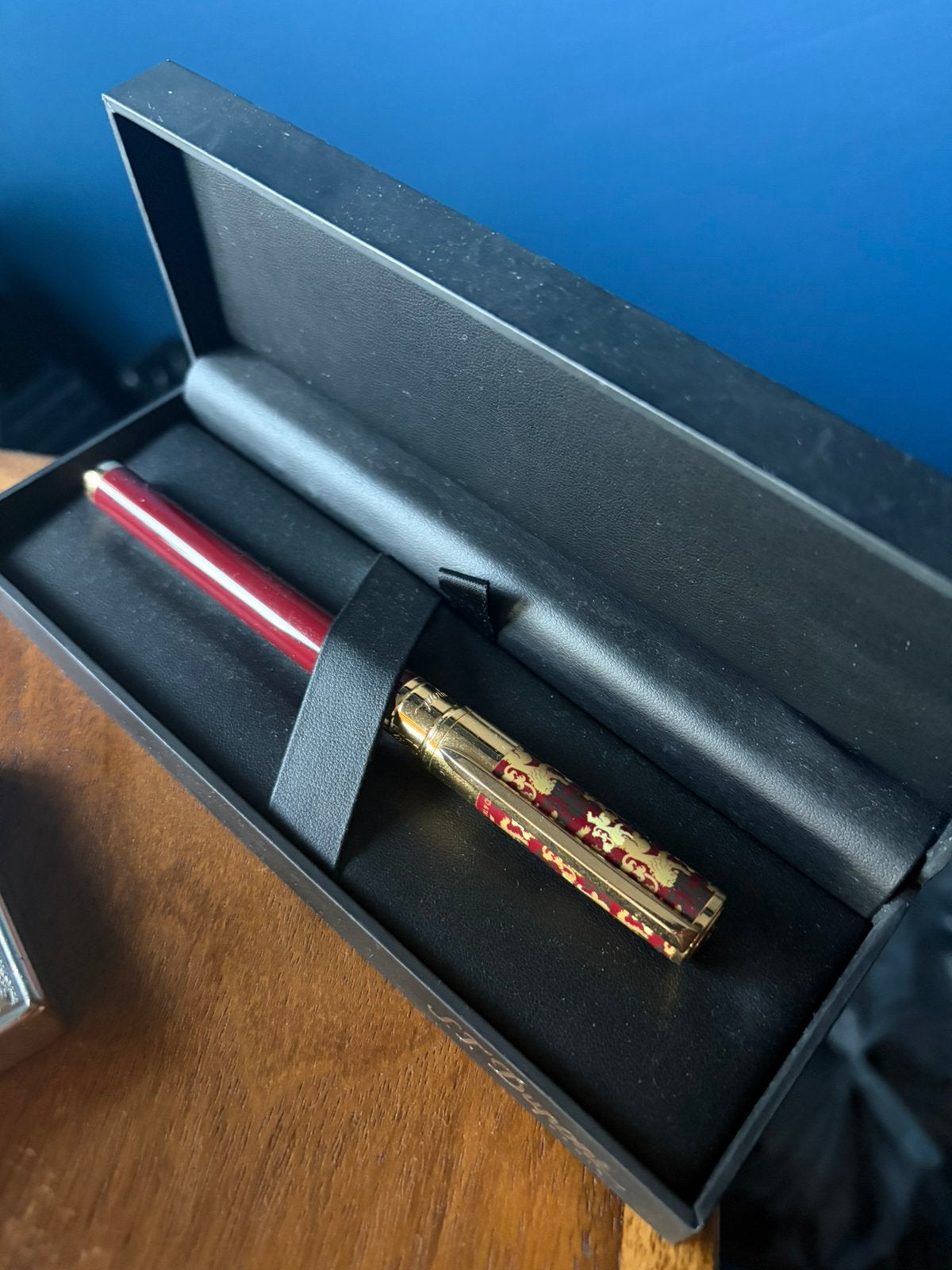 ST Dupont ‘House lannister’ pen, Verzamelen, Pennenverzamelingen, Ophalen of Verzenden, Zo goed als nieuw, Balpen, Overige merken