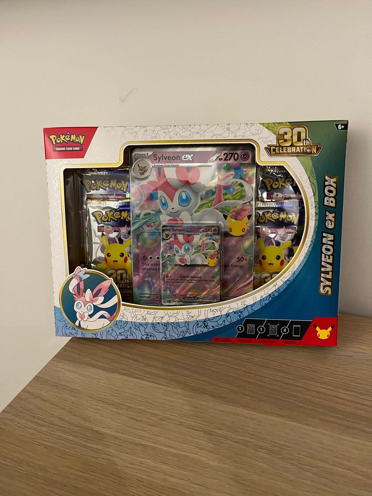 Pokémon Sylveon EX Box - 20th Anniversary Celebratie, Ophalen of Verzenden, Nieuw, Overige typen