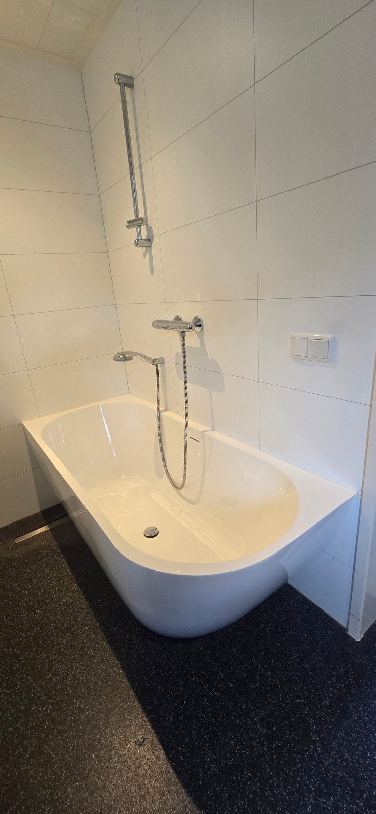 Modern ligbad 160x70x58 cm - Zo goed als nieuw, Doe-het-zelf en Verbouw, Sanitair, Ophalen, Zo goed als nieuw, Bad
