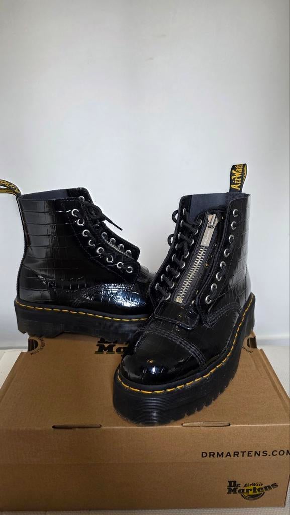 Dr. Martens Sinclair Black Croc - Nieuw in doos, maat 40, Zwart, Lage of Enkellaarzen, Nieuw, Ophalen of Verzenden