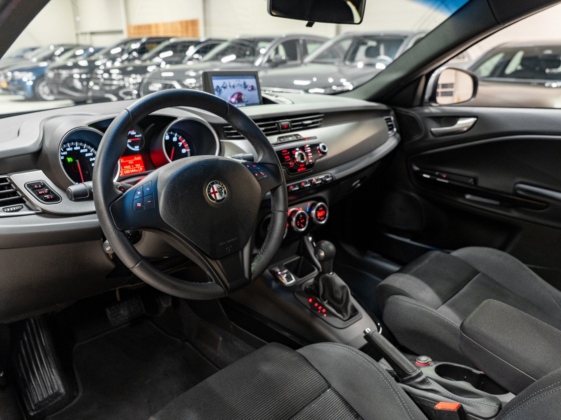 Alfa Romeo Giulietta 1.4 T Aut Business Executive, Led, Clim, Zwart, 4 cilinders, Origineel Nederlands, Bedrijf