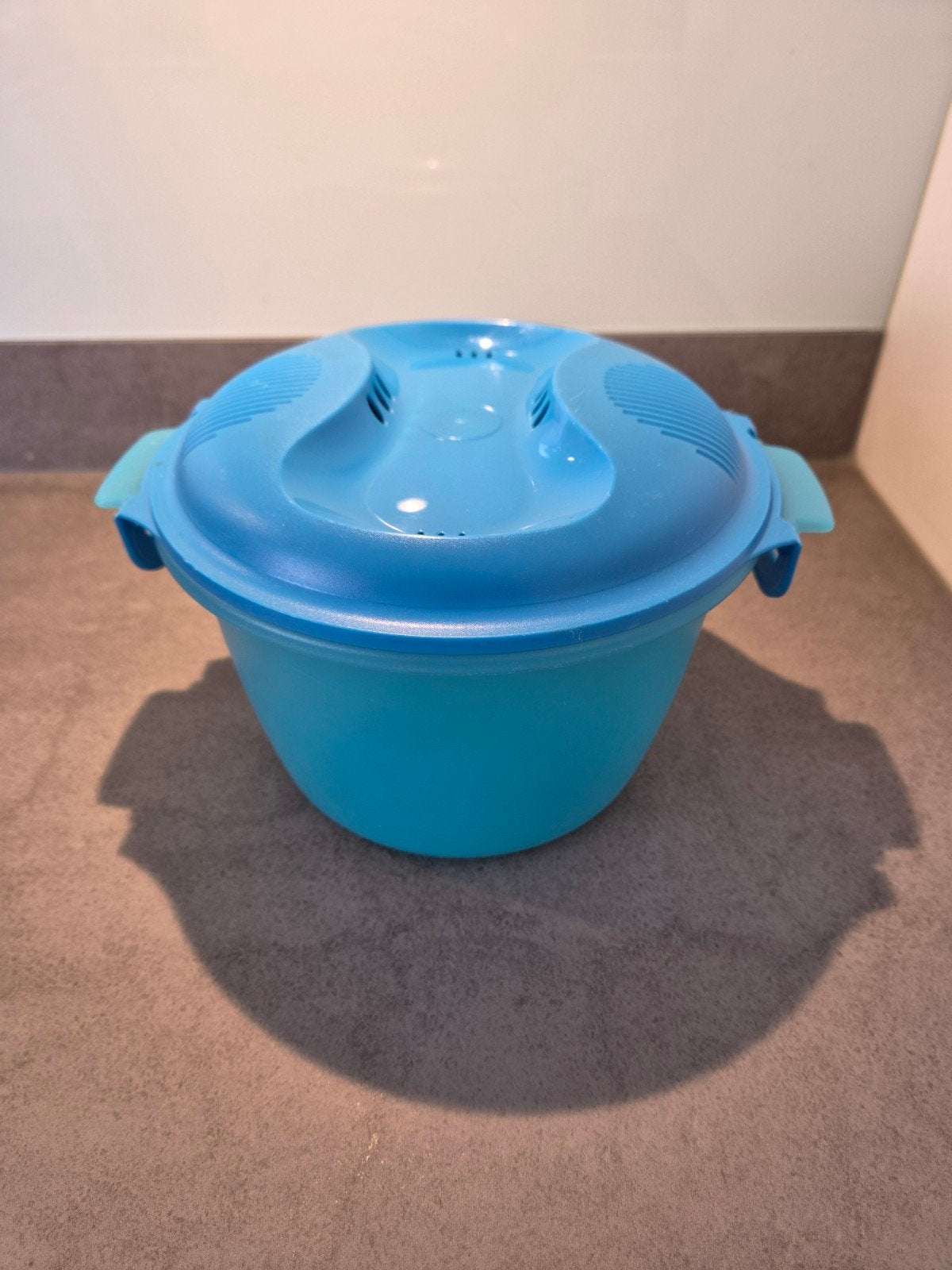 Tupperware rijstkoker voor in de magnetron, Gebruikt, Blauw, Overige typen, 2200 ml